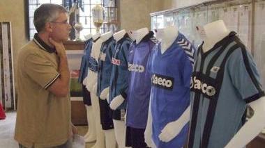 Le maglie “storiche” esposte in Comune