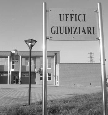 Lingresso del tribunale di Cecina 