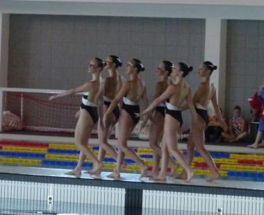 La squadra del nuoto sincronizzato della Futura      