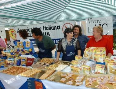 Gli stand di Un mare di sapori a Marciana Marina 