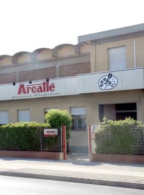La sede Arcaff&egrave; in via Provinciale Pisana  