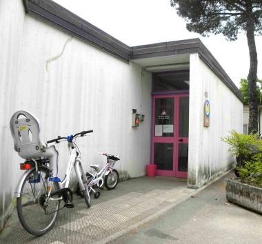 La scuola dellinfanzia La Filastrocca alle Fornaci dove sono stati affissi i cartelli offensivi contro le maestre   