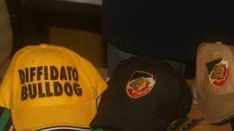 Materiale dei Bulldog sequestrato