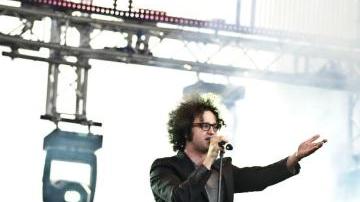 Simone Cristicchi durante un concerto
