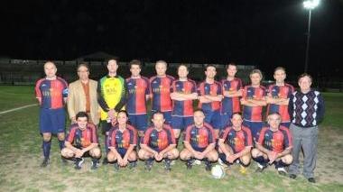 Dall’alto a sinistra la squadra degli amministratori di Cecina, in senso orario a destra la formazione di Castagneto e sotto a sinistra quella di Rosignano