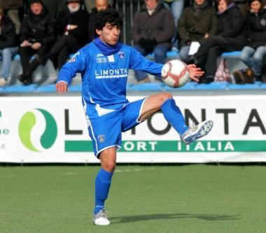 Il giovane attaccate georgiano Irakli Shekiladze durante una gara giocata con la maglia della Primavera azzurra 