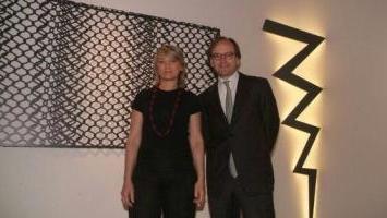 Il console Sebastiani alla mostra di Maria Cristina Finucci al Lu.C.C.A.