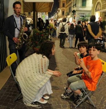 Due immagini della Notte bianca del Libro 