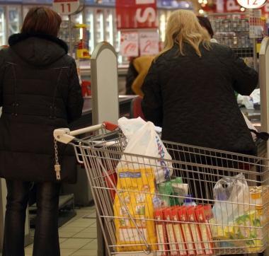 Scontro di carrelli alla Pam 