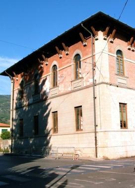 Lex palazzo Littorio in centro a Camaiore 
