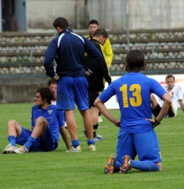 La scena di tristezza dopo la retrocessione in D    