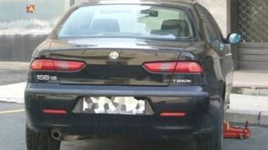 L’Alfa 156 della guardia giurata danneggiata 4 volte