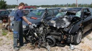 Due giovani morti in uno scontro