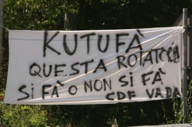 Bambini restano chiusi nell'auto