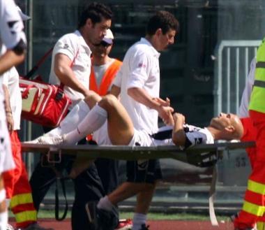 I soccorsi al calciatore del Viareggio 