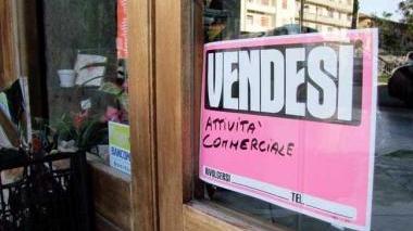 Uno dei tanti negozi che hanno chiuso i battenti