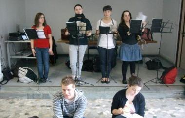 Alcuni studenti del Martini durante il corso di teatro 
