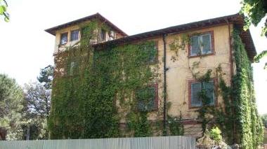 <b>LAVORI IN VISTA.</b> La storica villa Franceschi in via XX settembre
