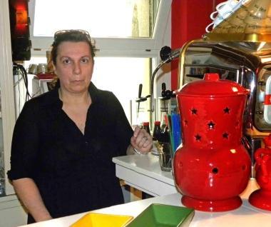 Sonia Nesti del bar La Campana sotto il locale e via Marconi