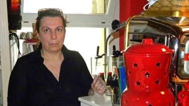Sonia Nesti del bar La Campana sotto il locale e via Marconi