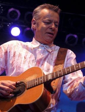 Il chitarrista australiano Tommy Emmanuel