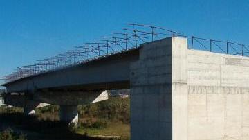 Il progetto del ponte risale ai primi anni Novanta