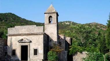 L'arte senza confini e distinzioni A Rio Elba c'è "Punto di fuga"