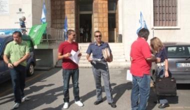 <b>MANIFESTAZIONE. </b>I poliziotti hanno distribuito un volantino 