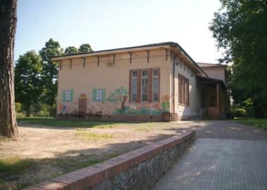 La scuola elementare di Vallebuia (foto Vip)  