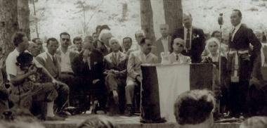La foto storica del primo raduno dei librai di Montereggio        
