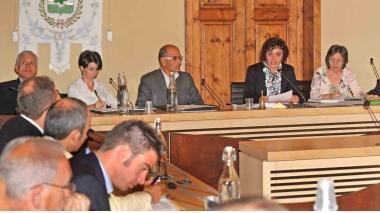  Una seduta del consiglio comunale in sala consiliare ad Agliana
