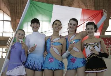 Una foto di gruppo e Matilde Mugnaini 