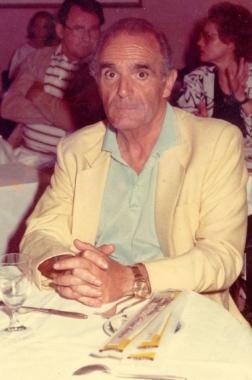 <b>LUOMO.</b> Enrico Ganni da solo e col figlio Riccardo e una foto depoca dei Bagni Lido 