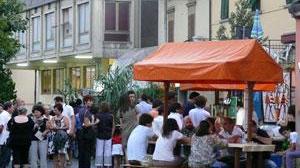Shopping serale mostre sotto le stelle e fuochi d'artificio
