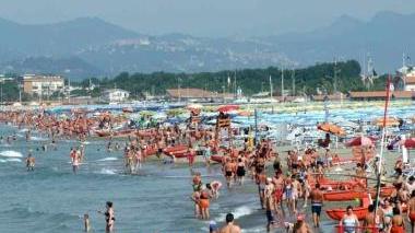 La spiaggia affollata