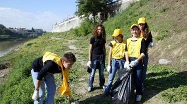 Oggi "la festa dell'ambiente" I cittadini puliscono Montepiano