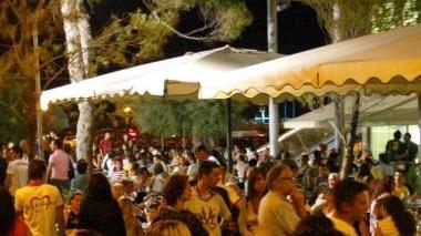 Tavoli sul mare