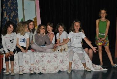 Lo show dei bimbi del Perticale dedicato al tema della solidarietà
