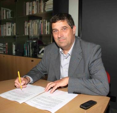 <b>CONTRATTO COI LETTORI. </b>Mungai firma il patto pre elettorale 