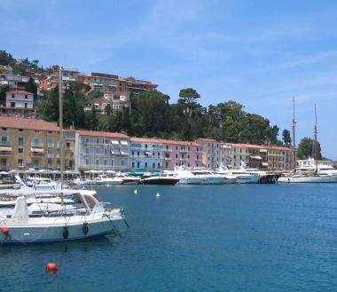 <b>ORMEGGI PIENI.</b> A Pilarella arrivano gli yachts 