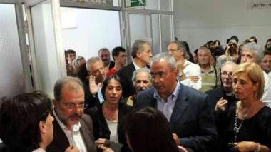 Il direttore Delvino attorniato dalle mamme pontremolesi