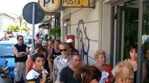 In fila alle poste si boccheggia