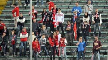 <b>IN TRASFERTA</b> Tifosi del Grosseto sugli spalti dello stadio Del Conero di Ancona nell’aprile scorso