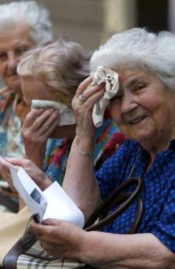 Temperature sempre altissime L'Asl e la Società della Salute attivano le linee "sos anziani"
