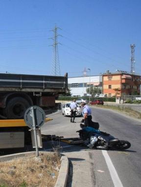 <b>VIA PROVINCIALE PISANA. </b>Lincrocio &egrave; molto pericoloso e spesso teatro di incidenti 