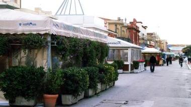 <b>TEMPI DURI.</b> Le verande dei locali in Passeggiata