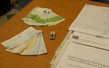 Secondo la sentenza gli assegni rubati venivano corretti nellimporto e messi allincasso 