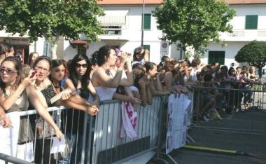 Un fiume di teenagers in piazza Monte alla Rena per il festival in favore di Admo 