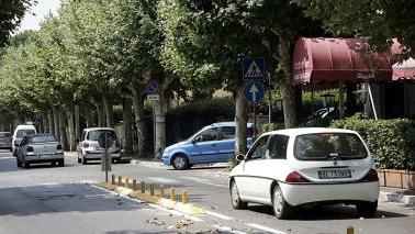 L’incrocio pericoloso tra viale Simoncini e viale Rosselli