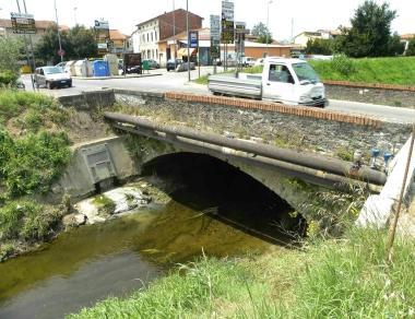 Il ponte sul fosso Quadrelli, ad Olmi 